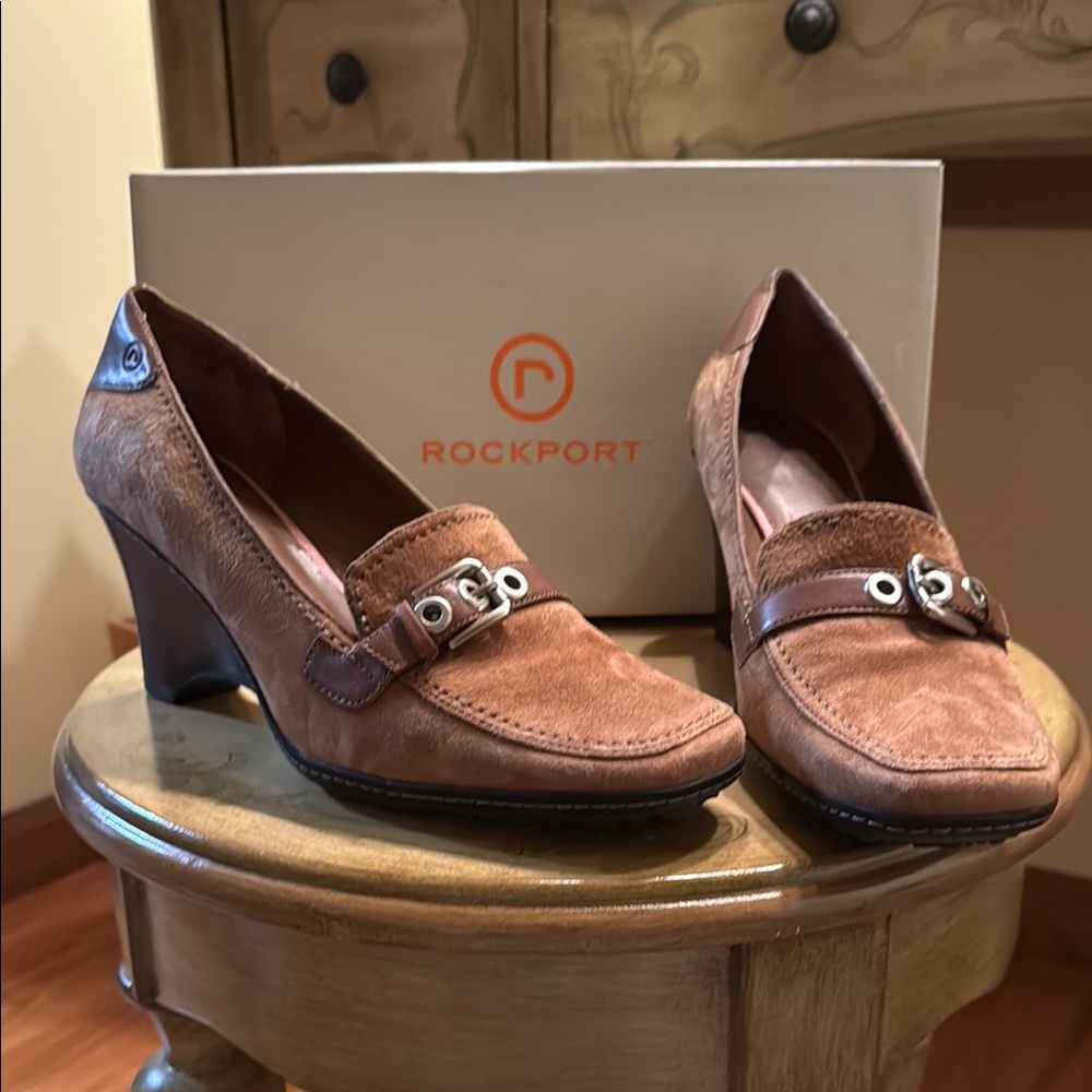 Rockport Brown Mocha wooden Heeled Loafers with Classic Design size 9